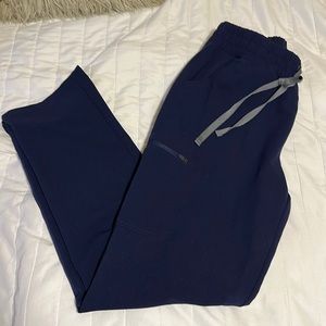 Navy figs scrub bottom